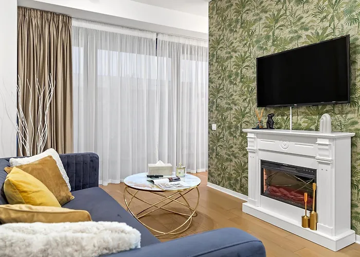 One Tower Apartment *