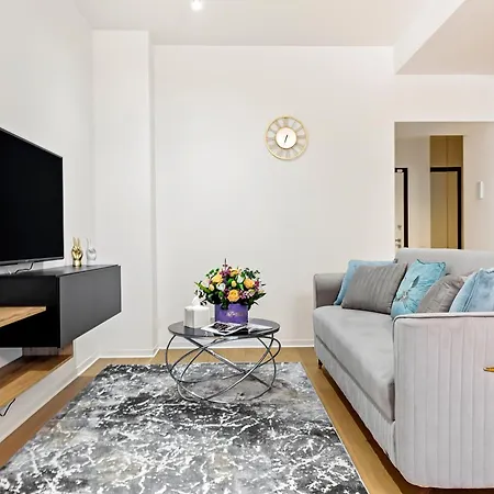 One Tower Apartment *