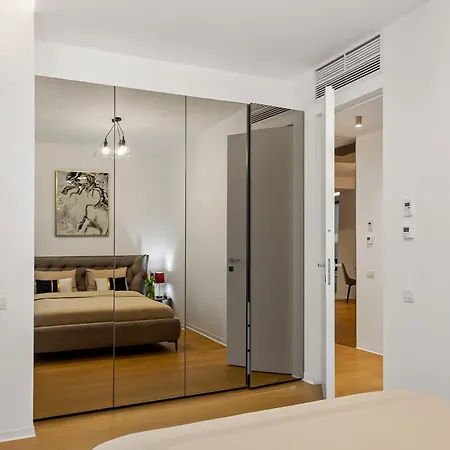 One Tower Apartment *