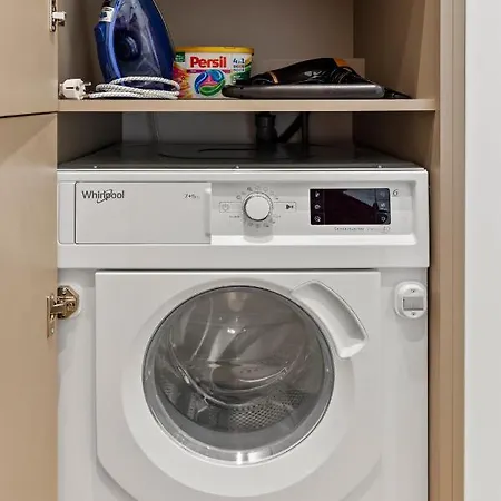 One Tower Apartment *