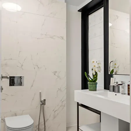 One Tower Apartment Bukarest