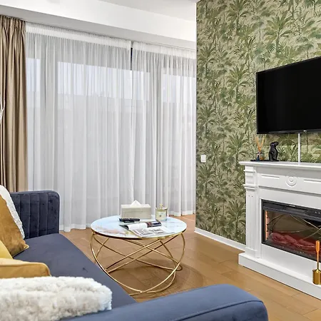 One Tower Apartment *