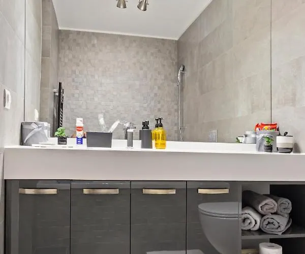 One Tower * Bukurešť