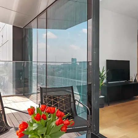 One Tower Apartman Bukarest